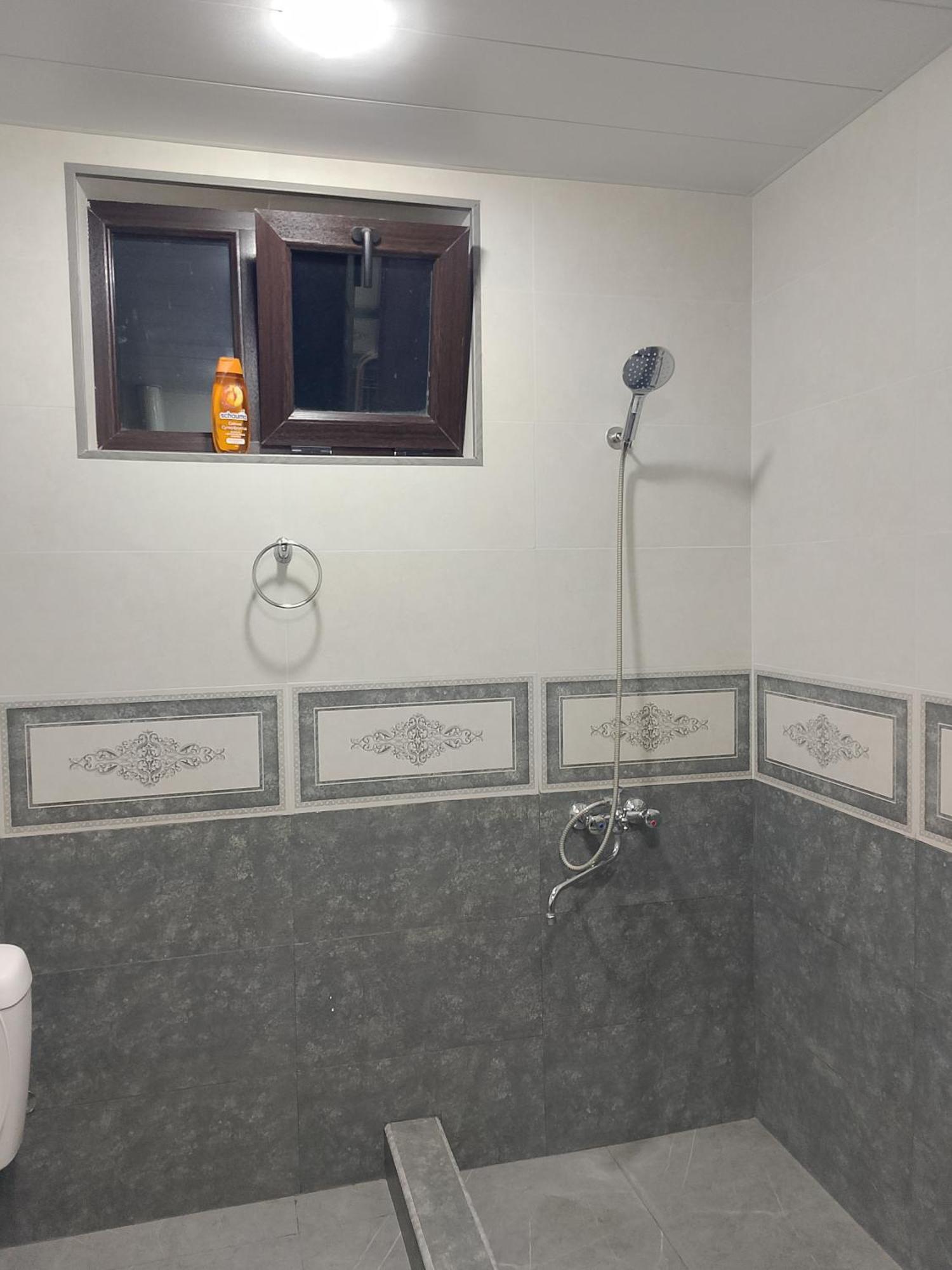 Lyucie Guest House 伊杰万 外观 照片