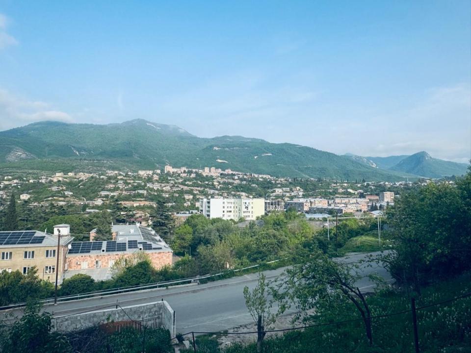Lyucie Guest House 伊杰万 外观 照片